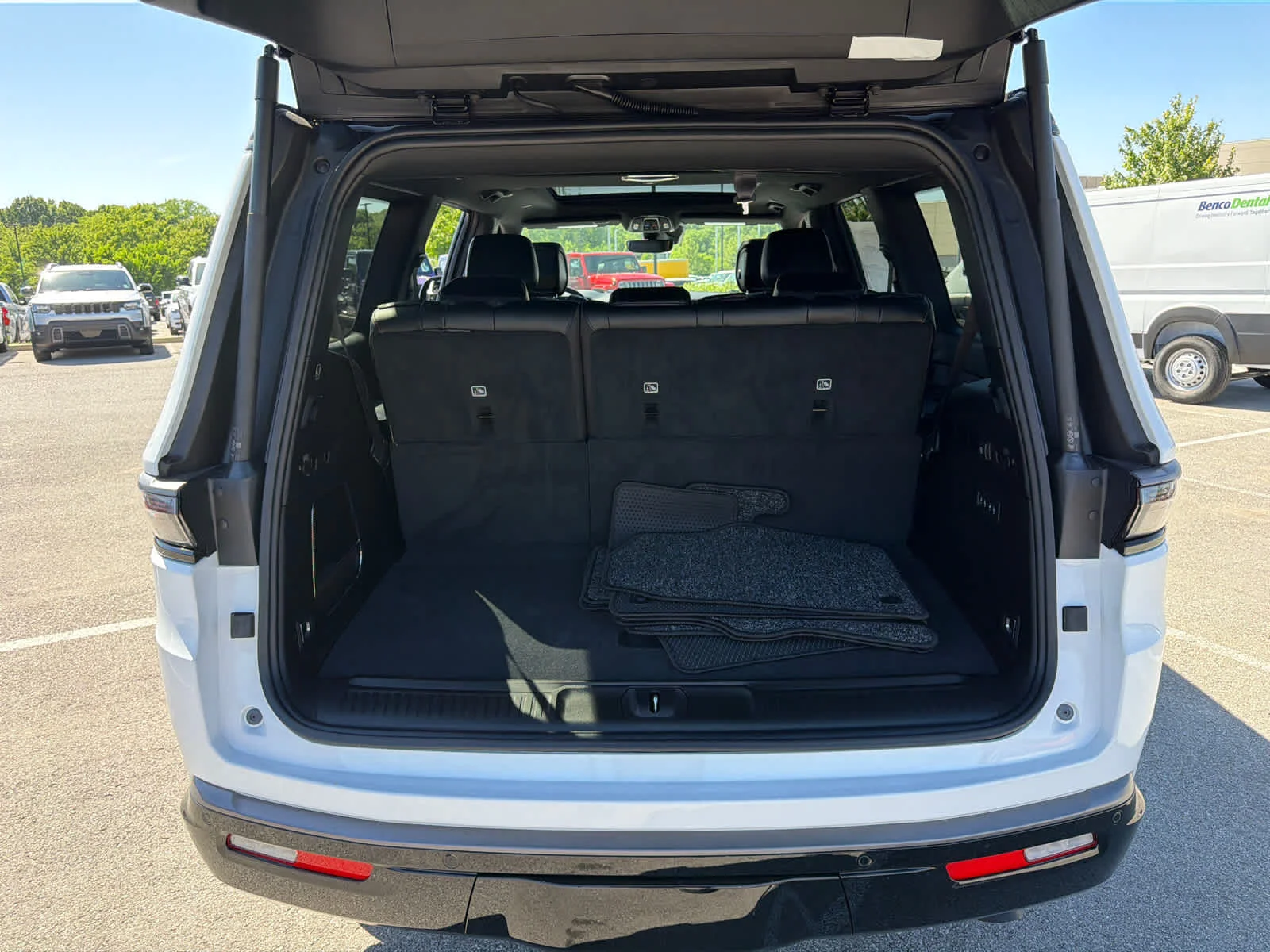 New 2026 Bright White Clear-Coat Exterior Paint Jeep 85th Anniversary image 9
