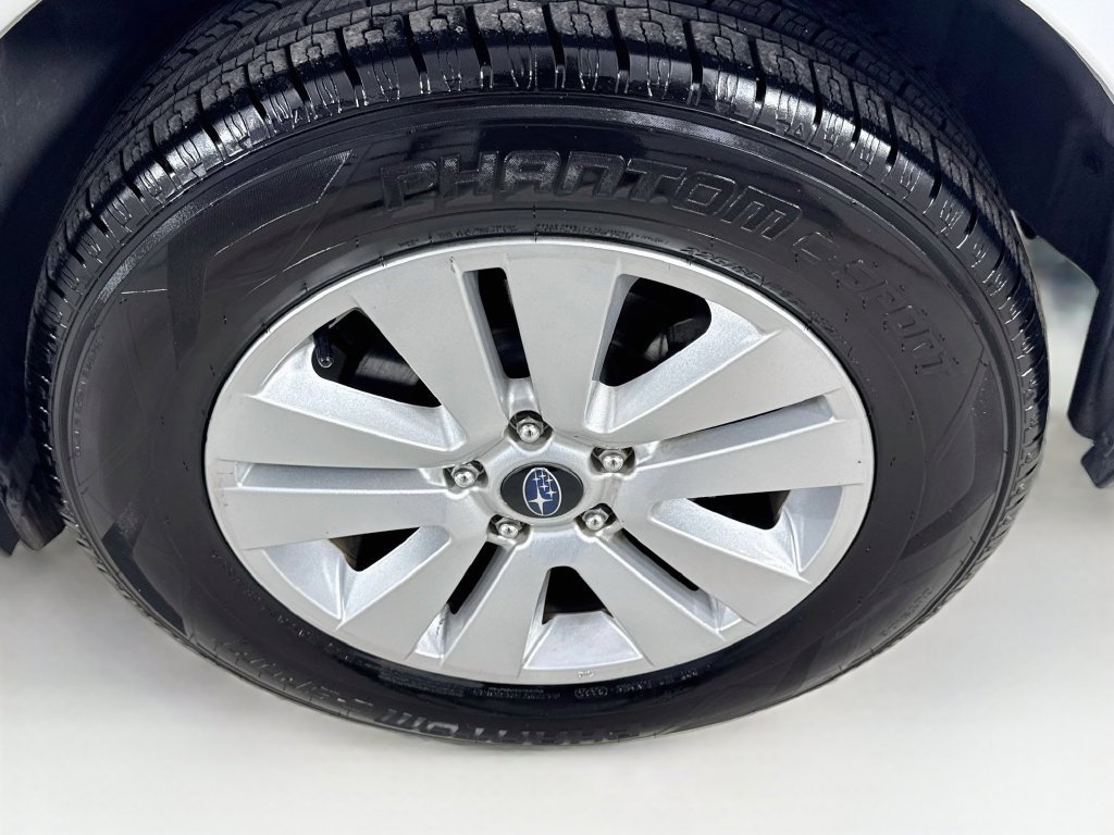 Used 2018 Crystal White Pearl Subaru 2.5i image 36