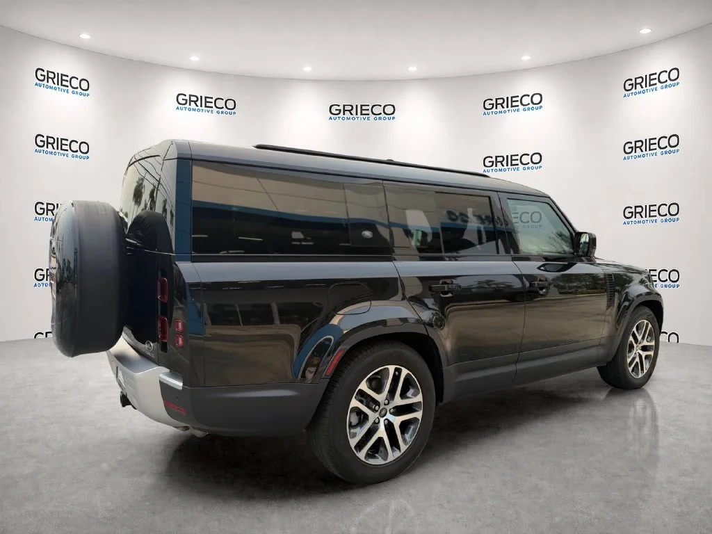 Used 2023 Black Land Rover SE image 7