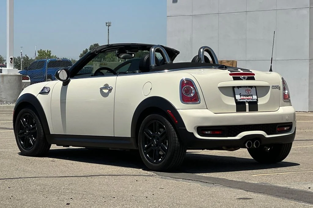 Used 2015 White MINI Base image 7