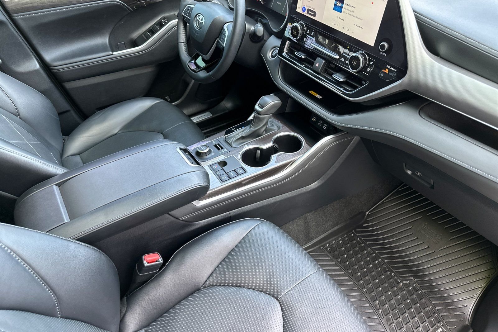 Used 2024  Toyota Platinum image 17
