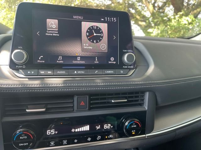 Used 2025 Silver Nissan SV image 16