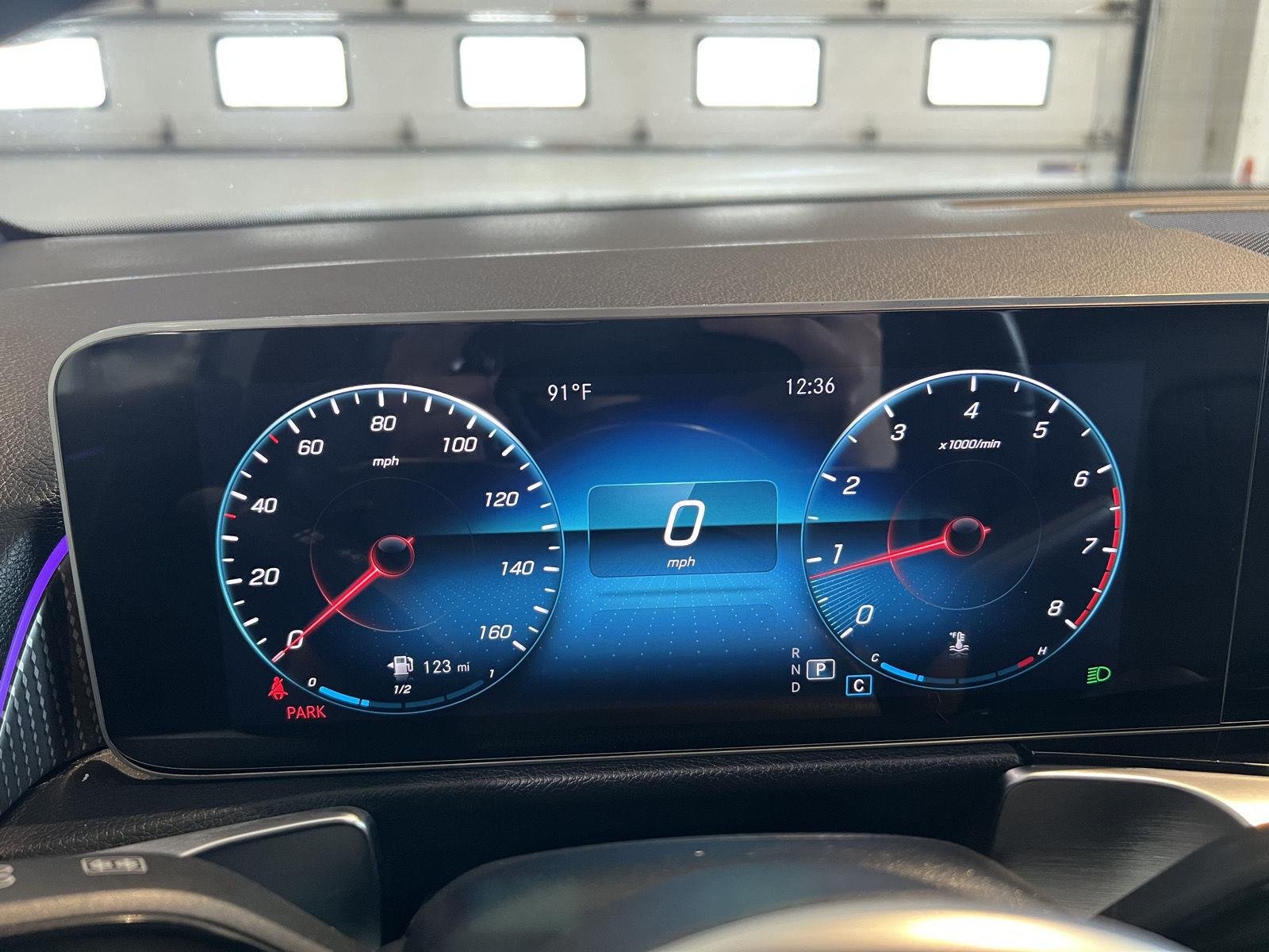 Used 2021 Gy Mercedes-Benz GLB 250 image 16