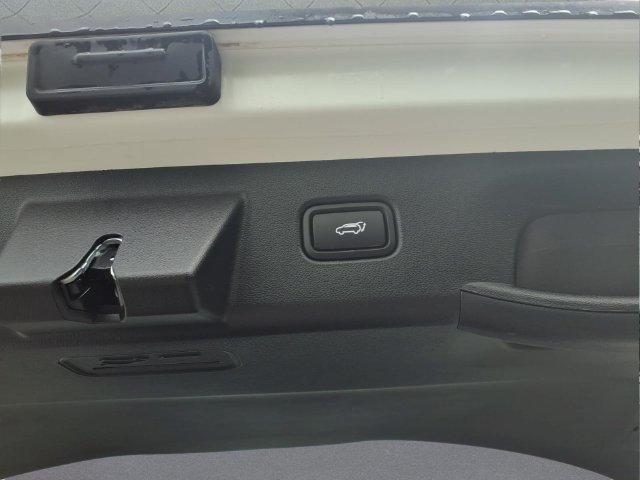 New 2026 White Hyundai SEL Premium AWD image 11