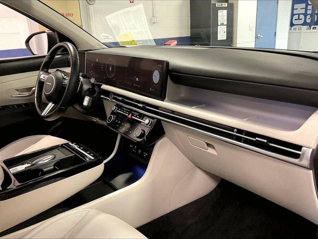 Certified Used 2025 Red Hyundai SEL Convenience image 14