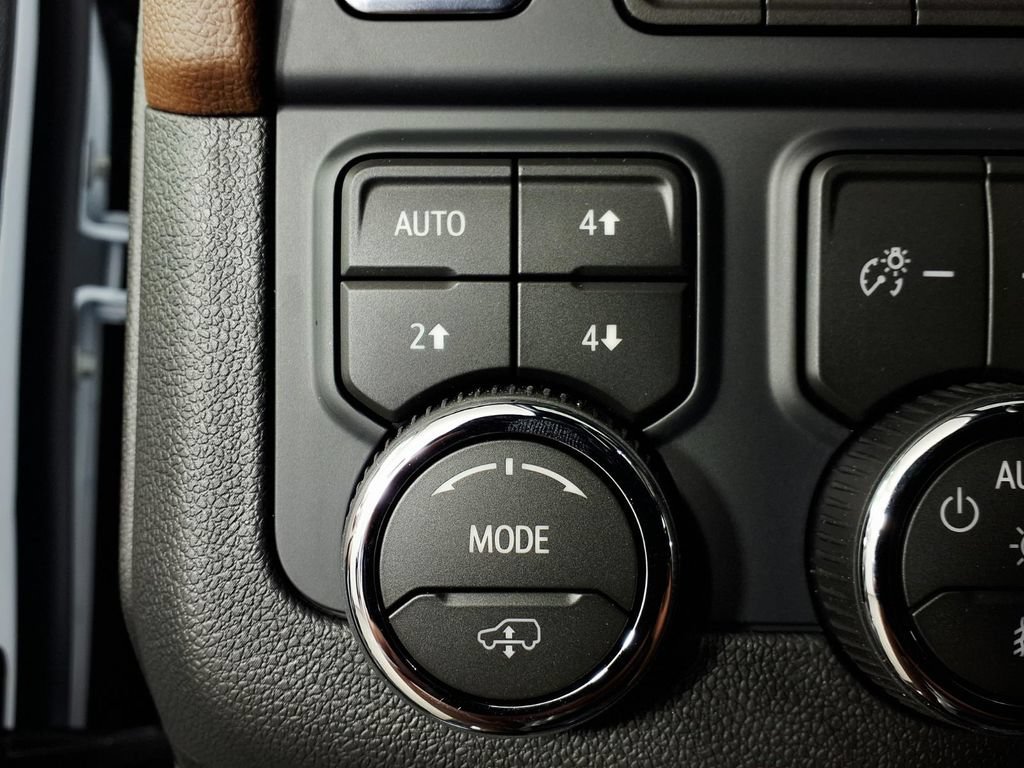 2026 Chevrolet Suburban High Country - Photo 15
