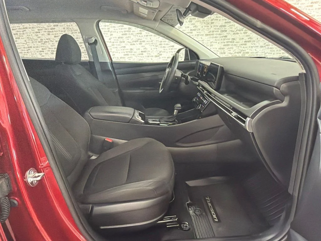 Used 2025 Ultimate Red Hyundai SEL image 11