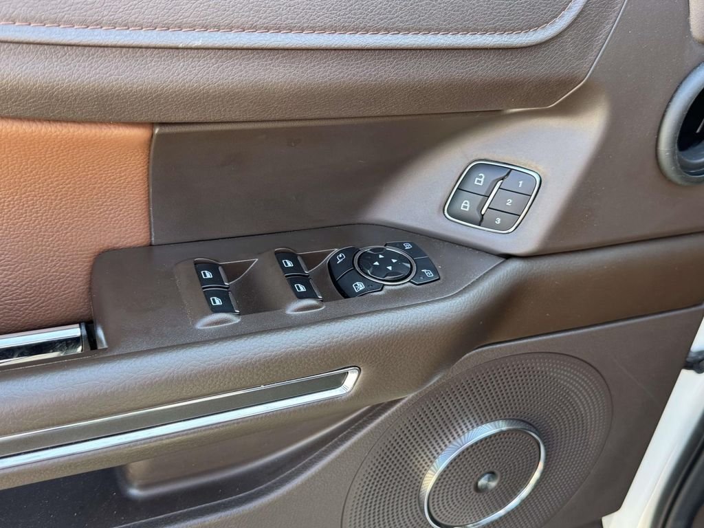 Used 2024 White Ford King Ranch image 19