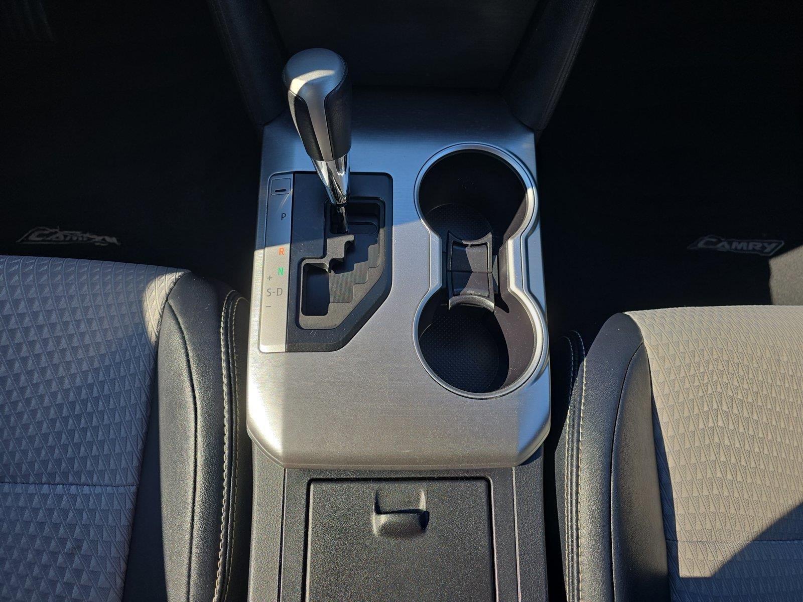 Used 2014 Super White Toyota SE V6 image 14