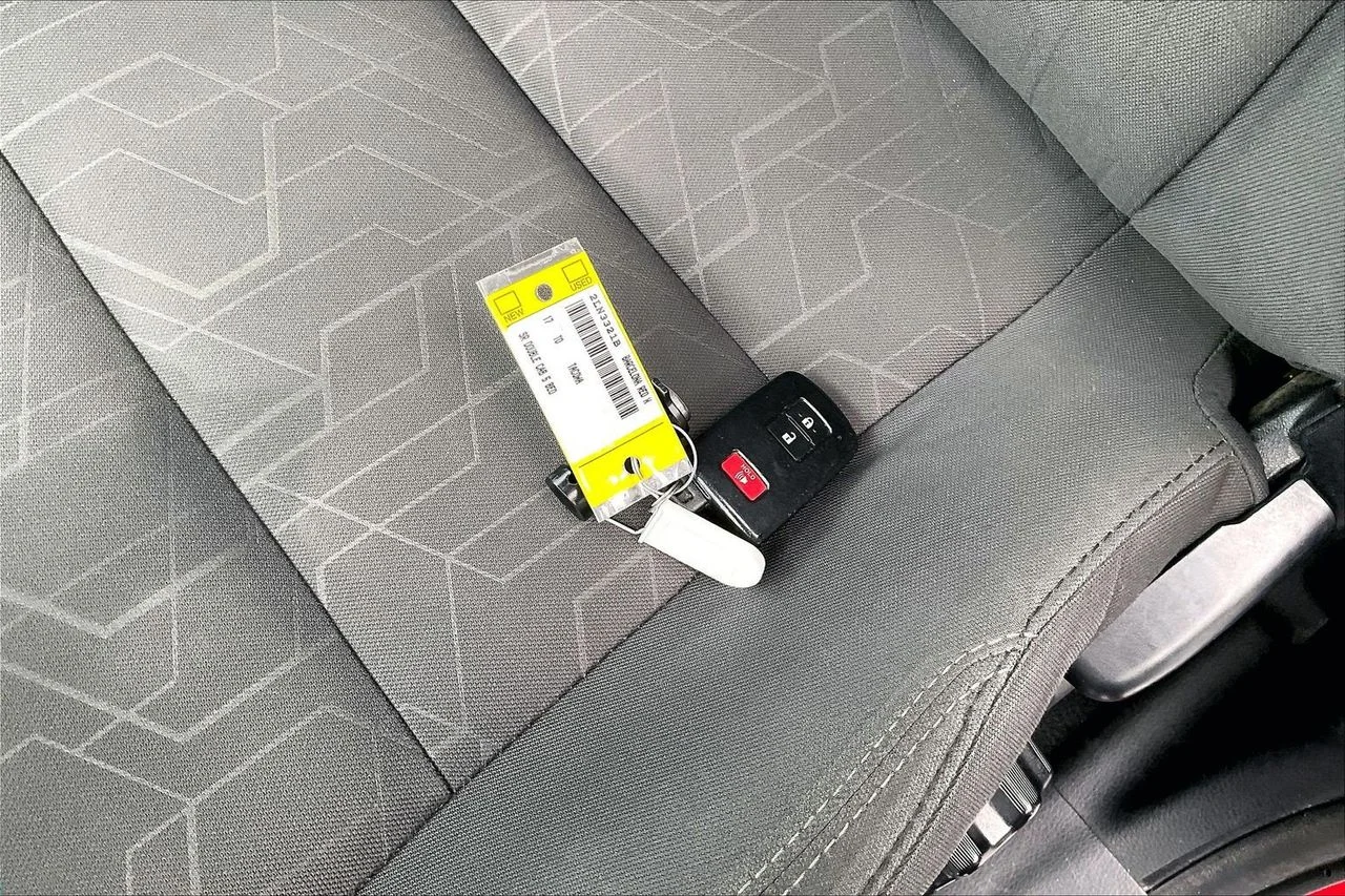 Used 2017 Red Toyota SR image 31