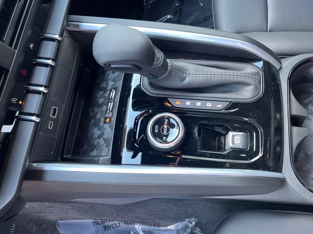 New 2026 Summit White Chevrolet Trail Boss image 23