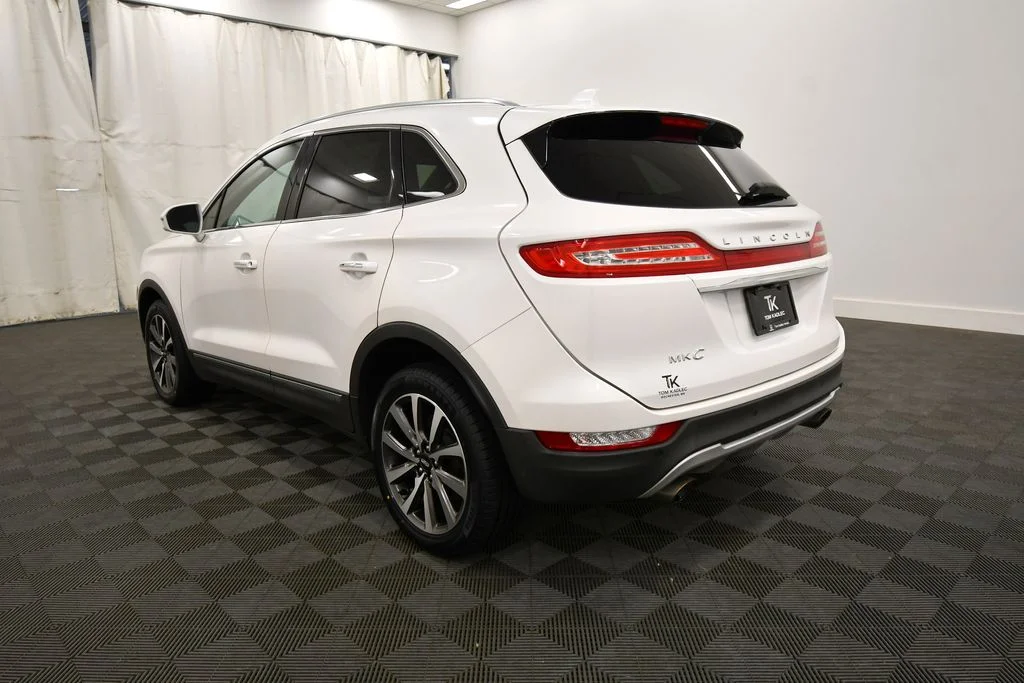 Used 2019 White Lincoln Reserve image 5