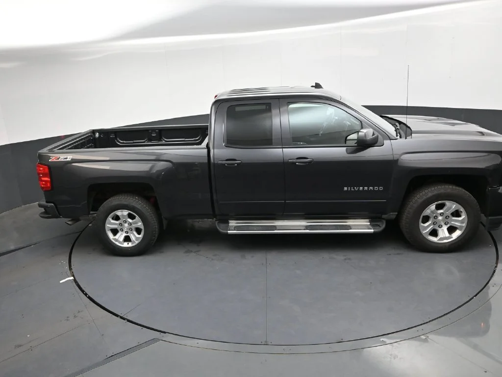 Used 2016 Tungsten Metallic Chevrolet LT image 24