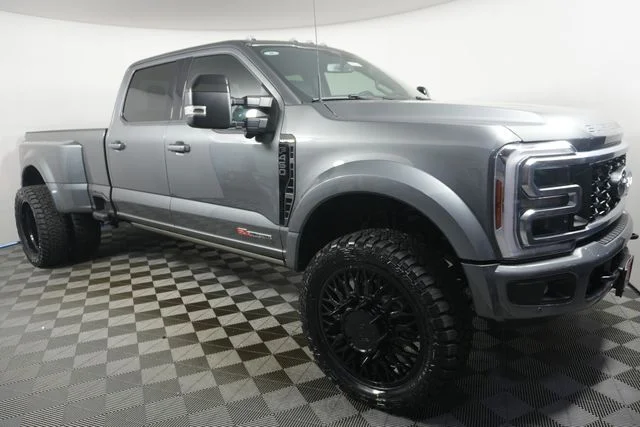 New 2025 Gray Ford Platinum image 2
