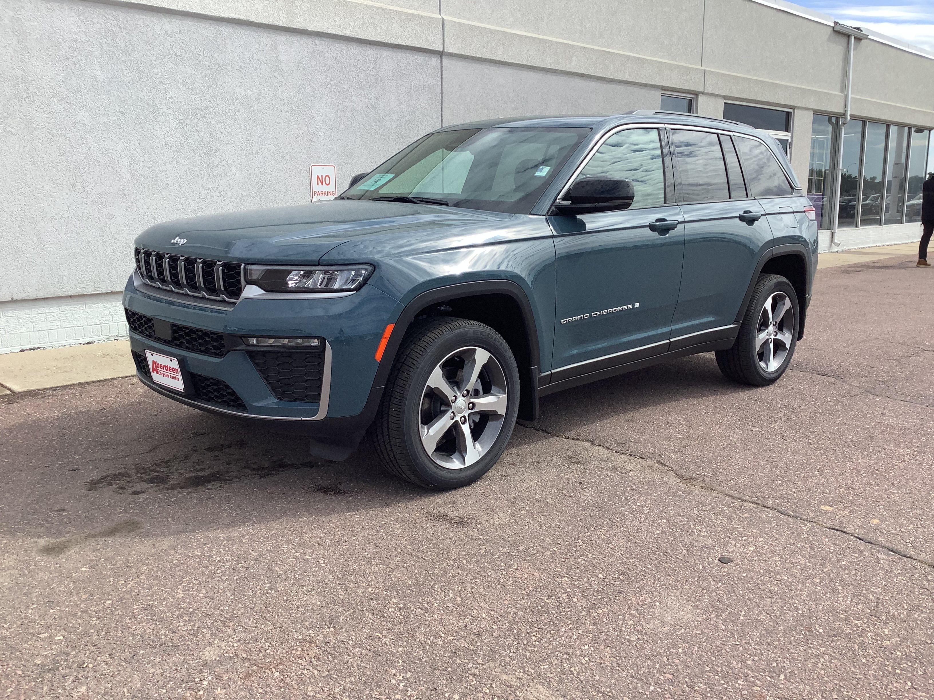 New 2026 Steel Blue Exterior Paint Jeep Limited image 14