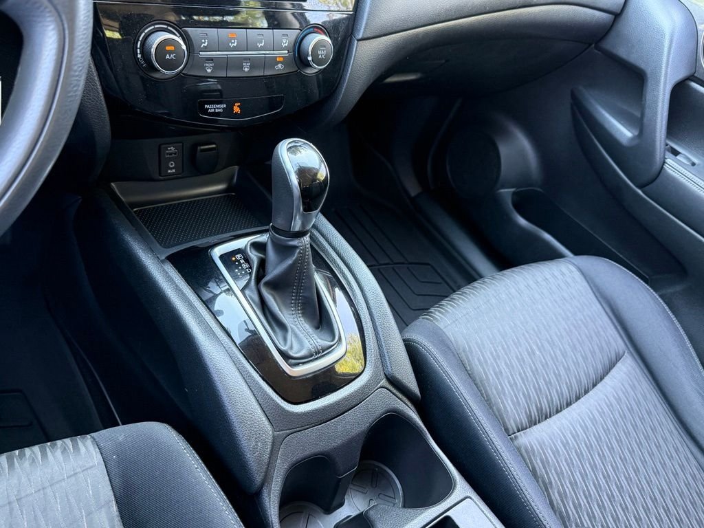 Used 2017 Magnetic Black Nissan S image 22