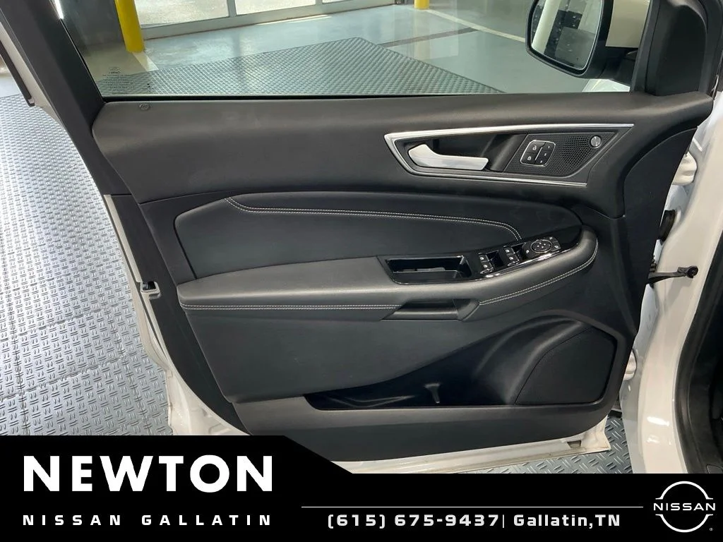 Used 2019 White Platinum Clearcoat Metallic Ford Titanium image 48