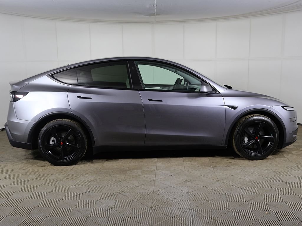 2026 Tesla Model Y Long Range - Photo 15