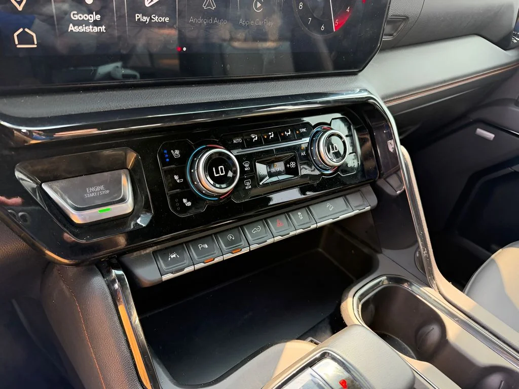 Used 2024 Summit White GMC AT4 image 32