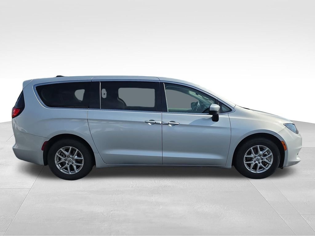 Used 2023 Silver Chrysler LX image 6