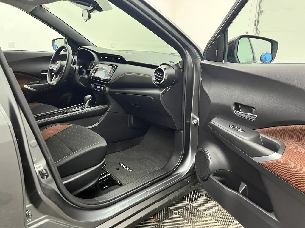 Used 2024 Gray Nissan SR image 31