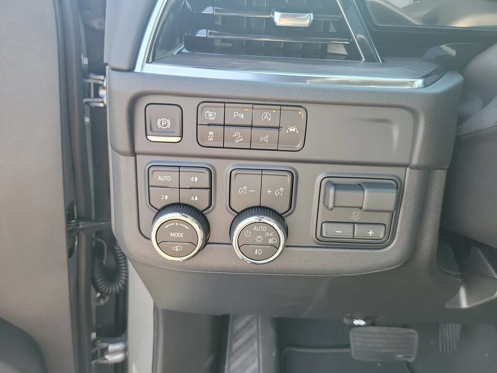 2026 Chevrolet Tahoe Z71 - Photo 18