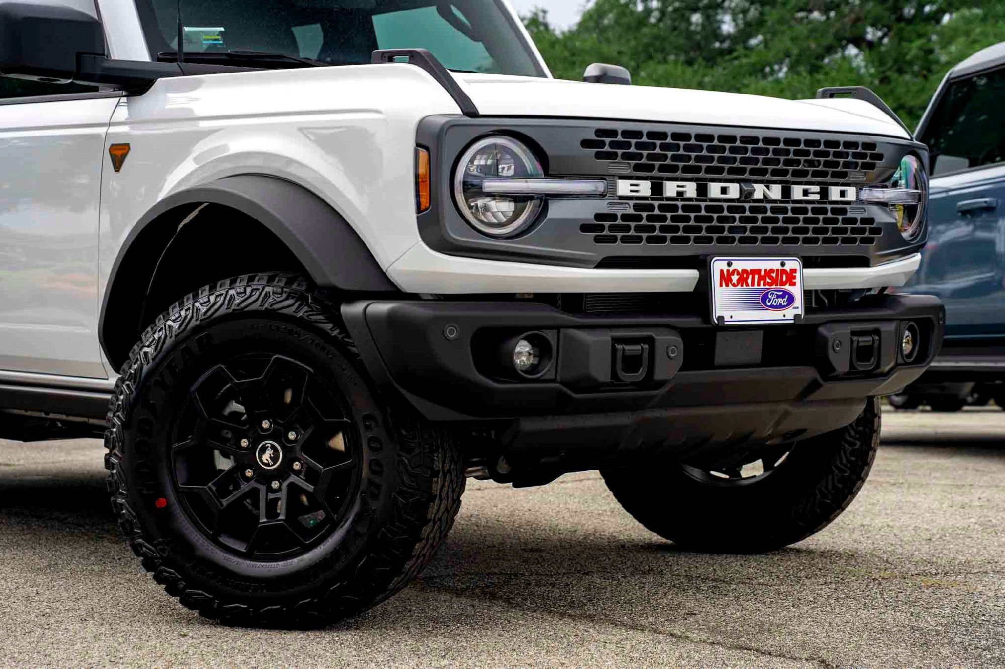 New 2026 Oxford White Ford Badlands image 3
