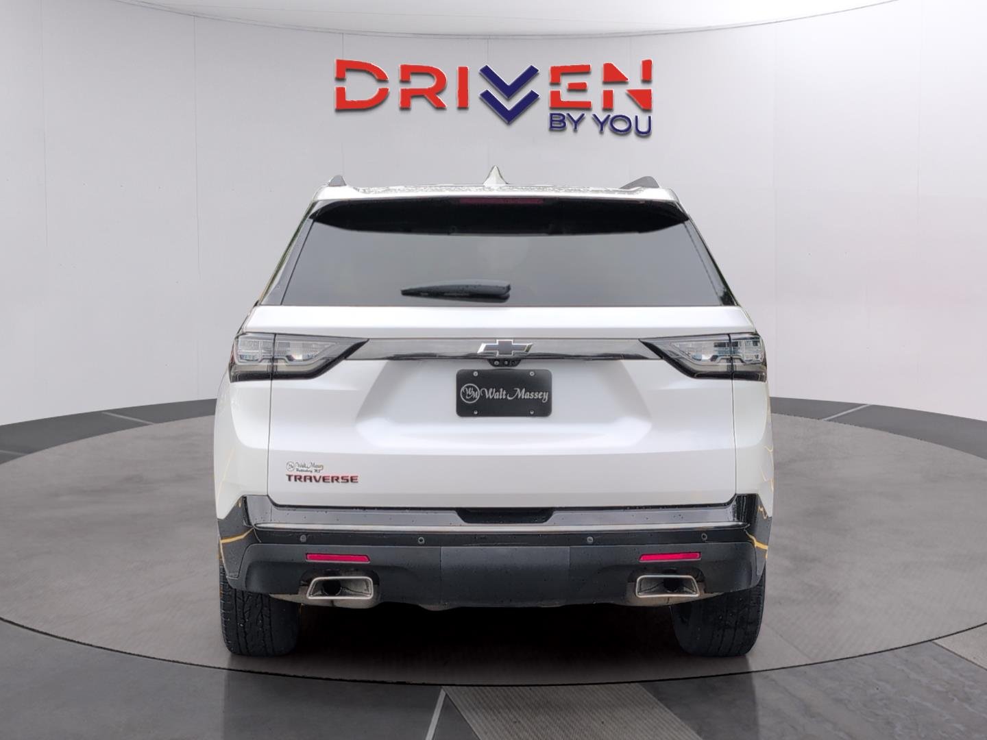 Used 2021 Iridescent Pearl Tricoat Chevrolet Premier image 4