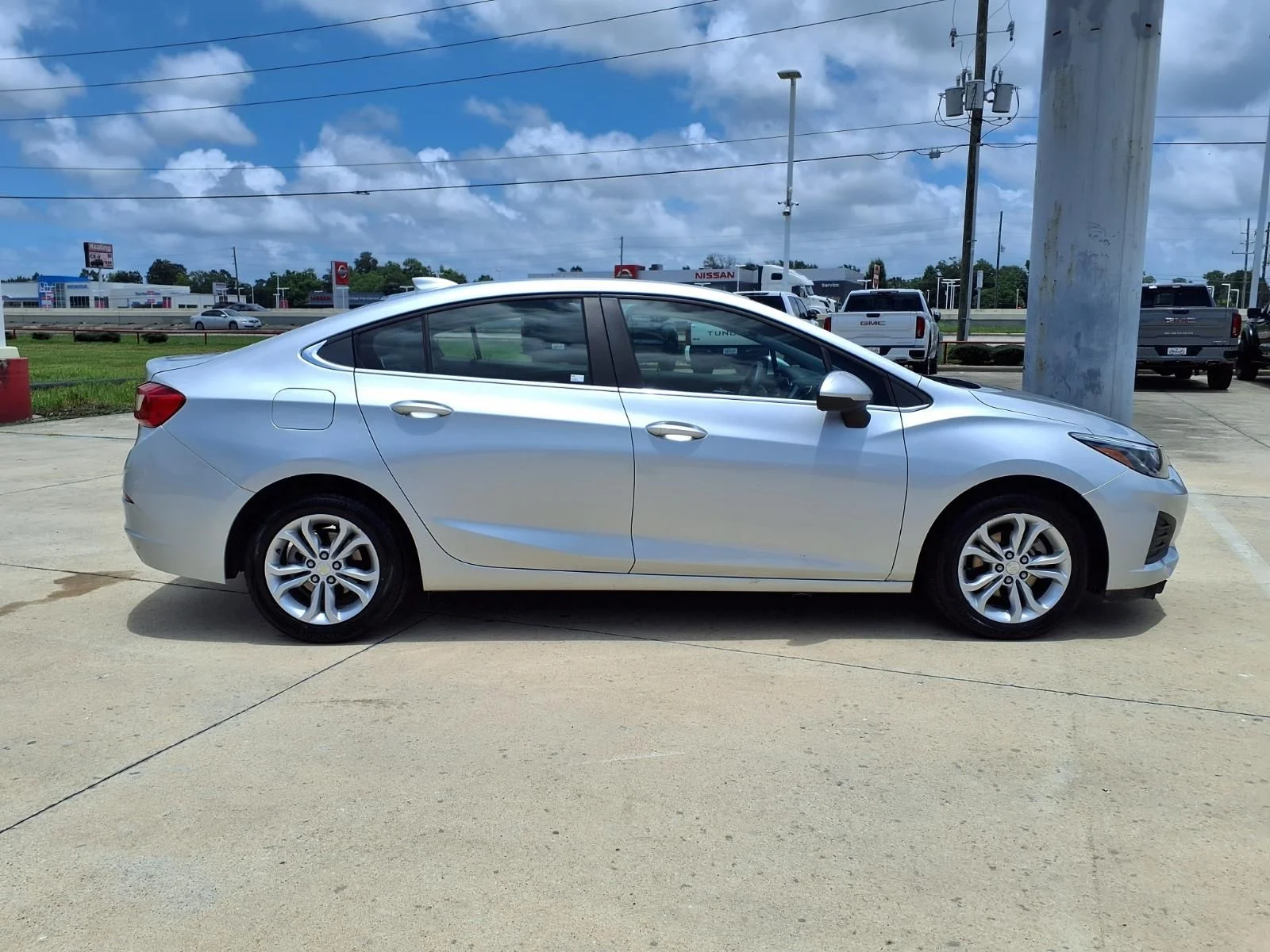 Used 2019 Silver Chevrolet LT image 5