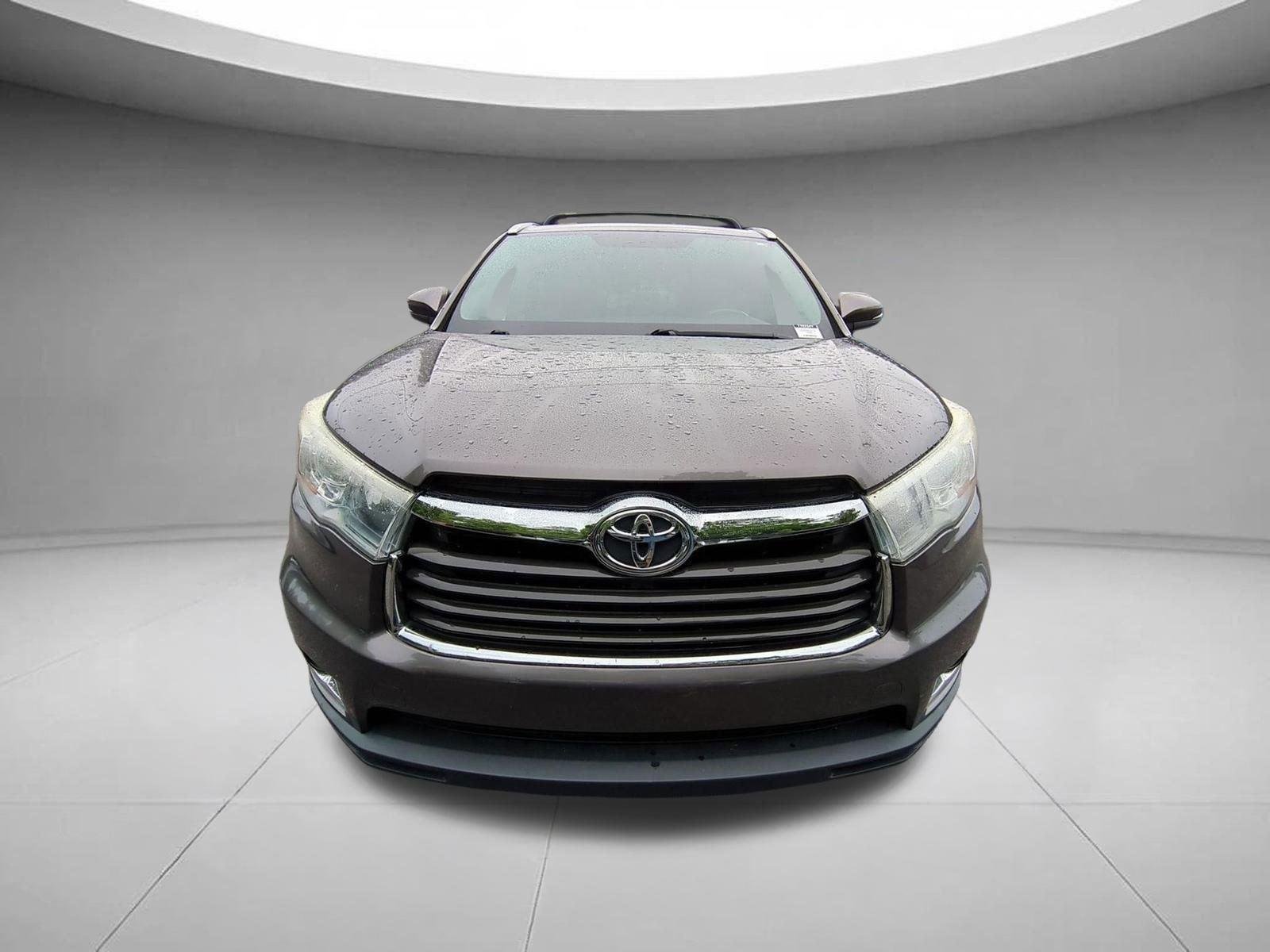 Used 2014 PREDAWN GRAY MICA TOYOTA  image 2