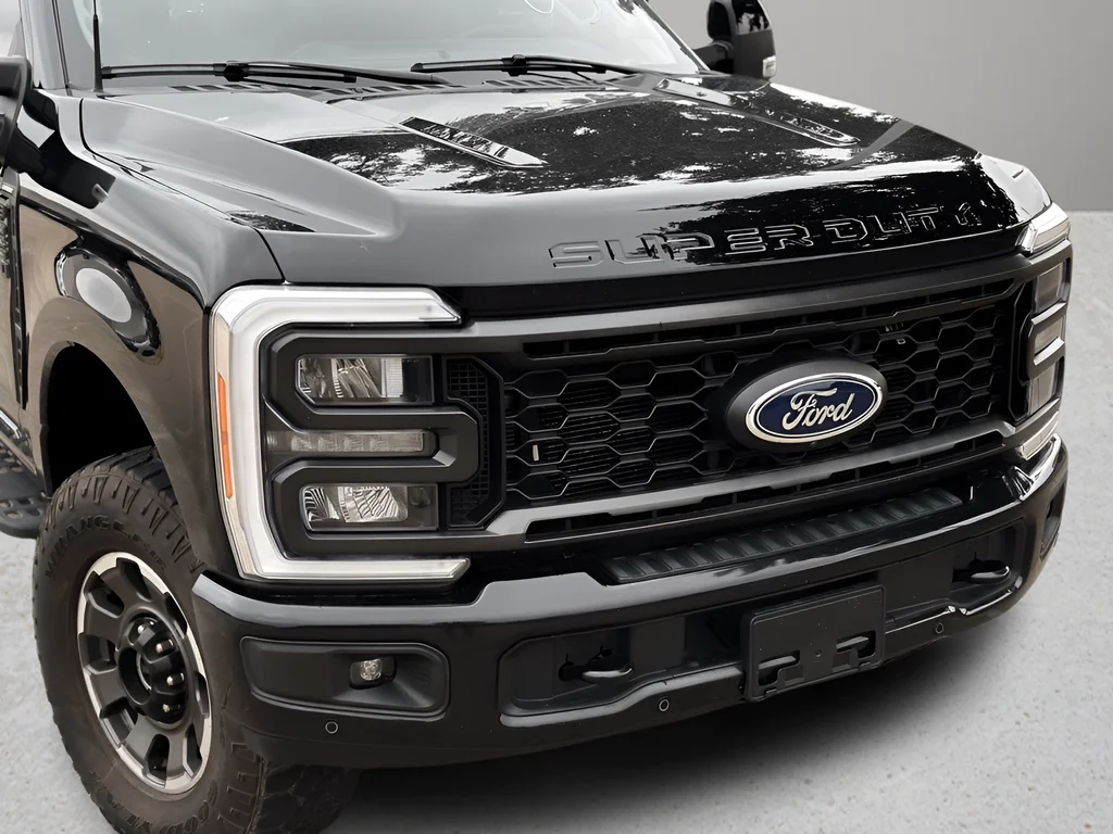 Used 2023 Black Ford Lariat image 27