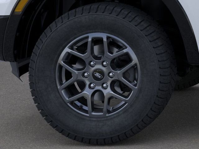 New 2025 Oxford White Ford XLT image 19