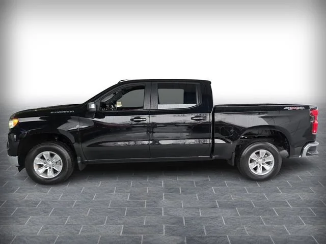 Used 2025 Black Chevrolet LT image 4