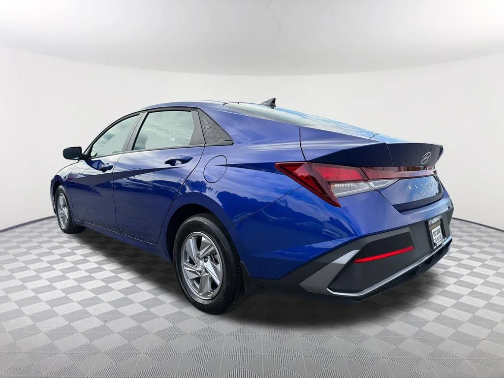 Used 2025 Blue Hyundai SE image 7