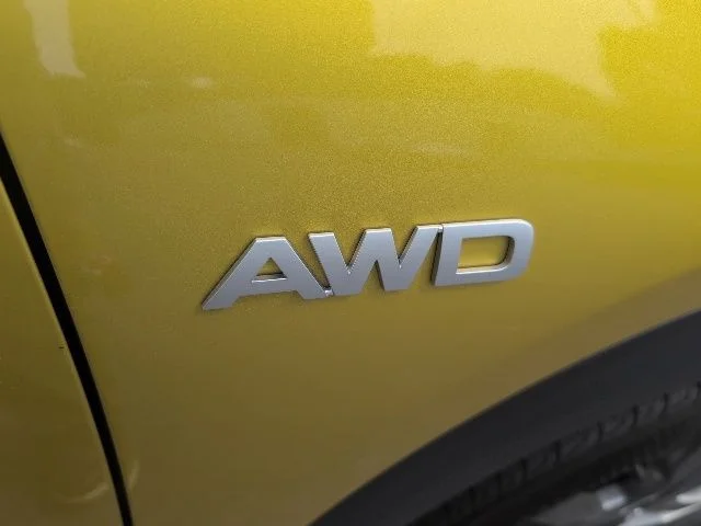 Used 2023 Yellow Kia S image 10