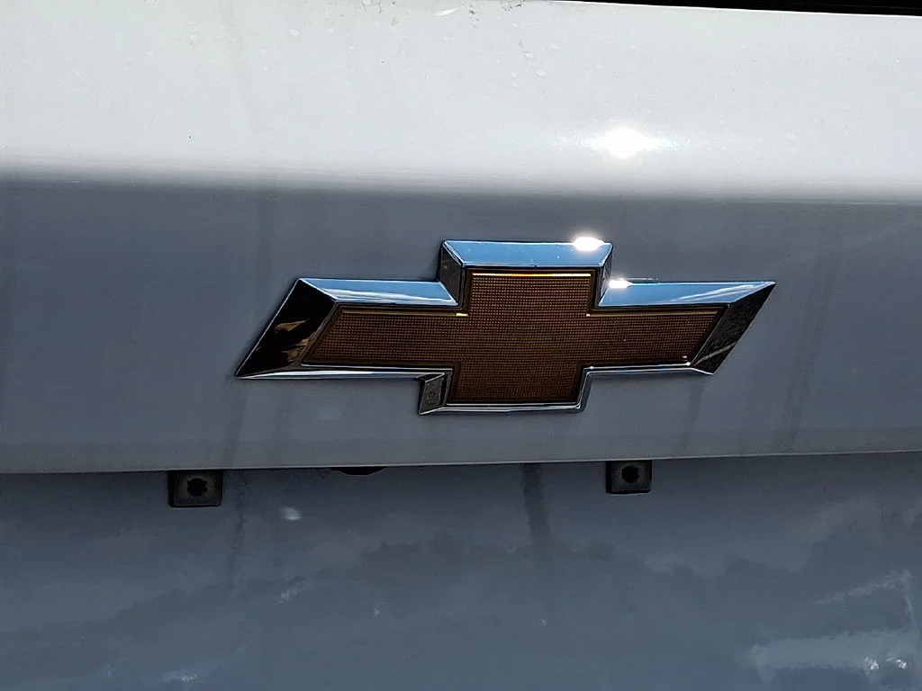 New 2026 Summit White Chevrolet LT image 22