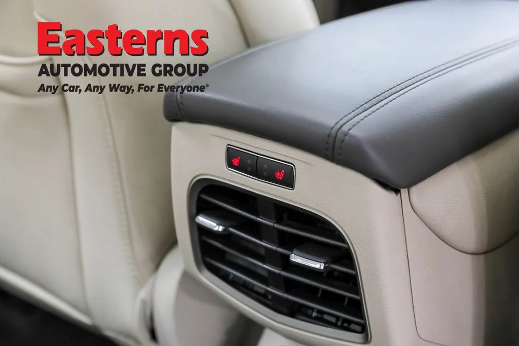 Used 2019 White Lincoln Reserve image 24