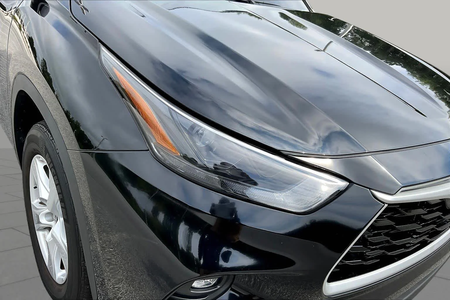 Used 2023 Midnight Black Metallic Toyota LE image 27