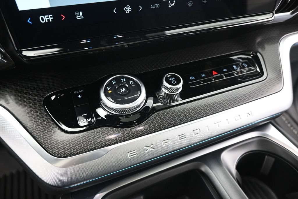 New 2026 Glacier Gray Metallic Tri-Coat Ford Platinum image 16
