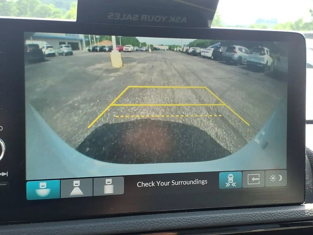 Used 2024 White Honda EX-L image 30