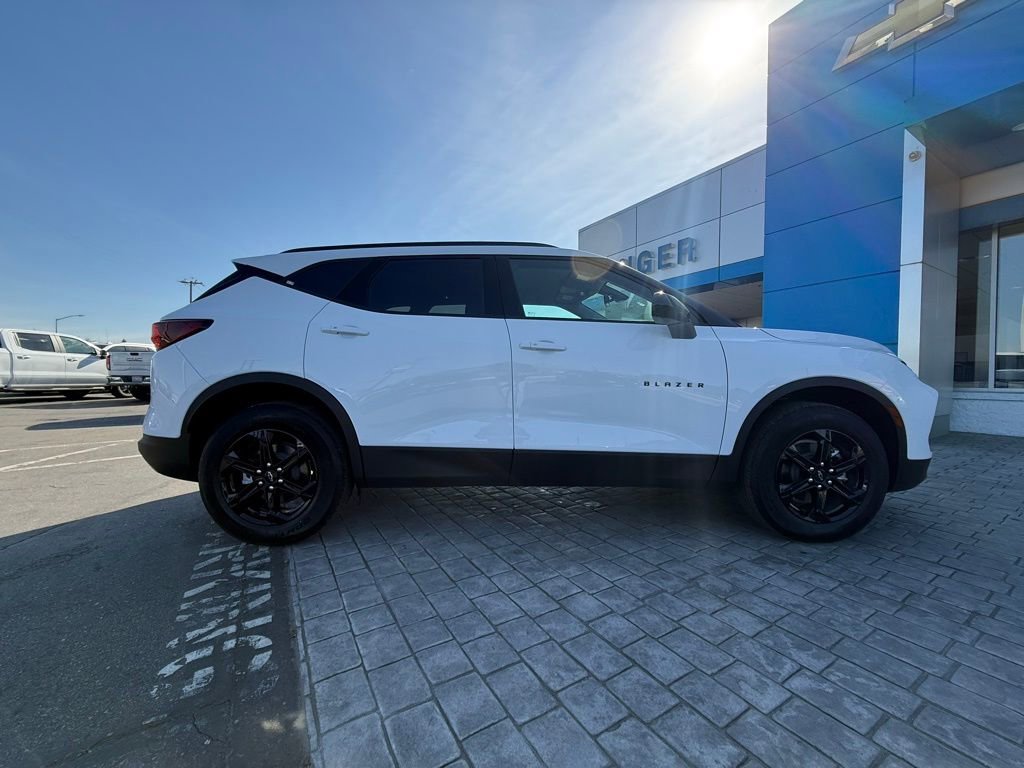 2025 Chevrolet Blazer 2LT - Photo 10
