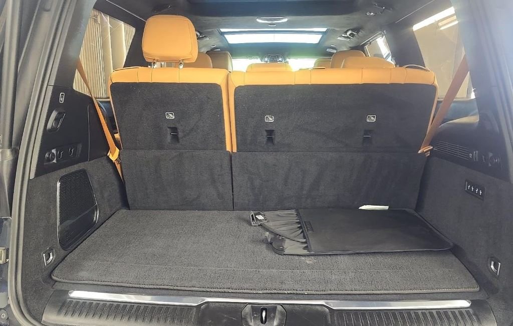 Used 2022 Black Jeep Series III image 14