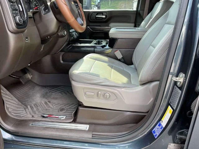 Used 2020 Shadow Gray Metallic Chevrolet LTZ image 28