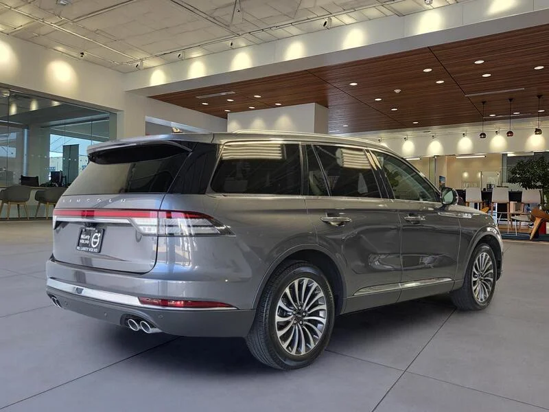 Used 2023 Gray Metallic LINCOLN RESERVE AWD image 7