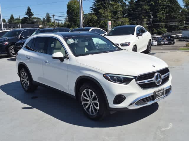 Certified Used 2026 Polar White Mercedes-Benz GLC 300 image 2