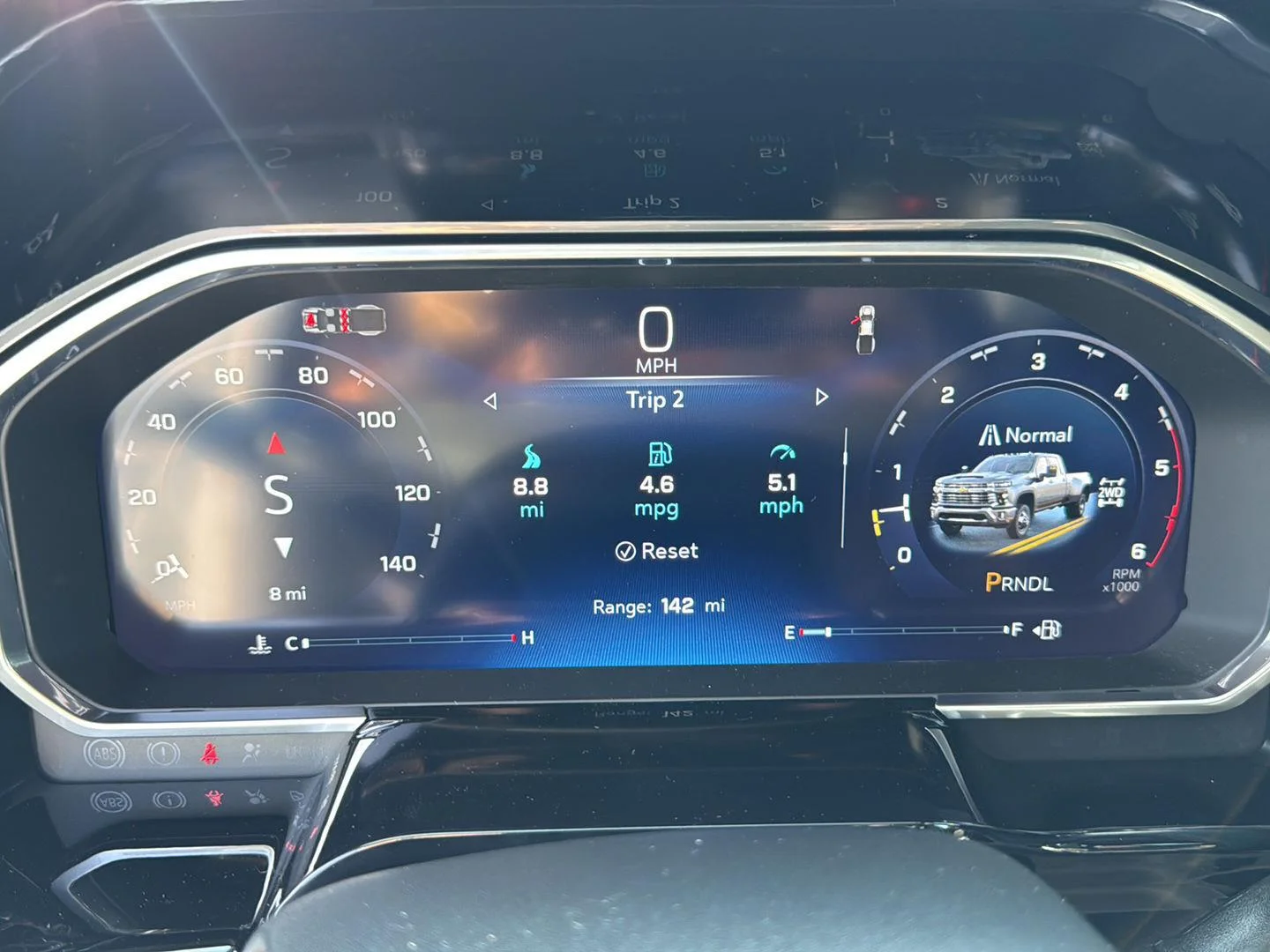 New 2026 Summit White Chevrolet LT DRW image 4