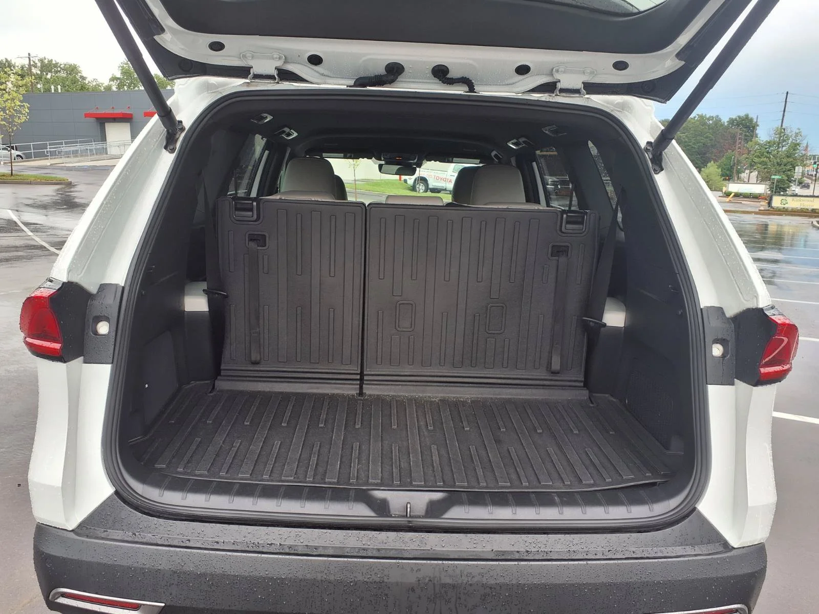 Used 2024 Pearl Toyota Hybrid MAX Limited image 26