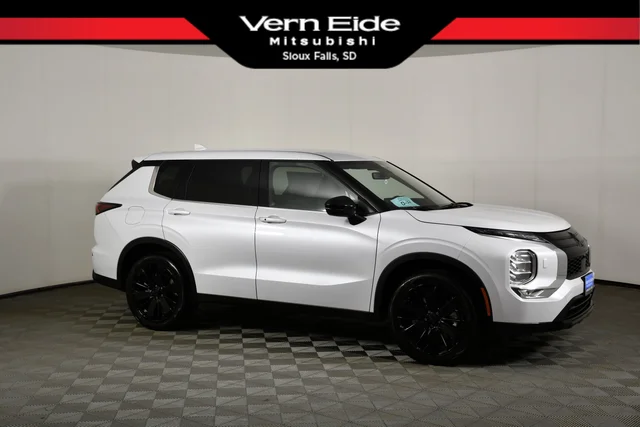 2026 Mitsubishi Outlander LE
