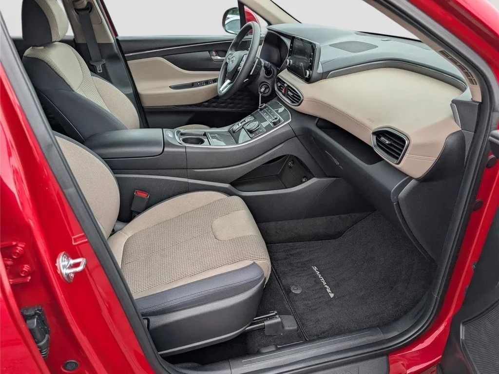 Used 2023 Red Hyundai SE image 10