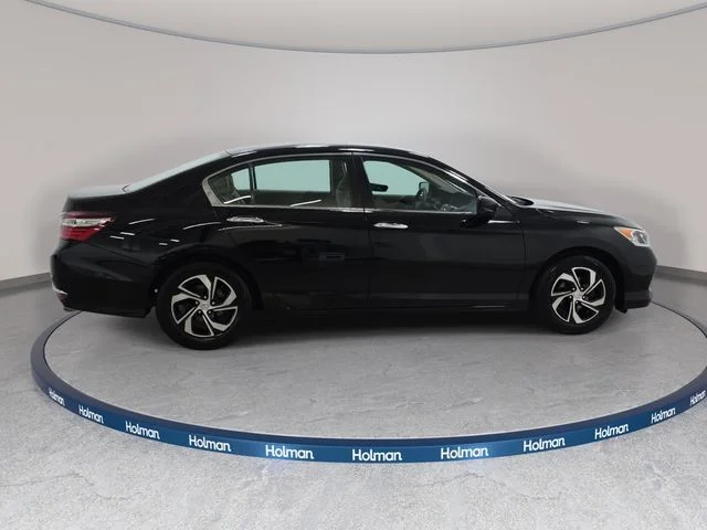 Used 2017  Honda LX image 5